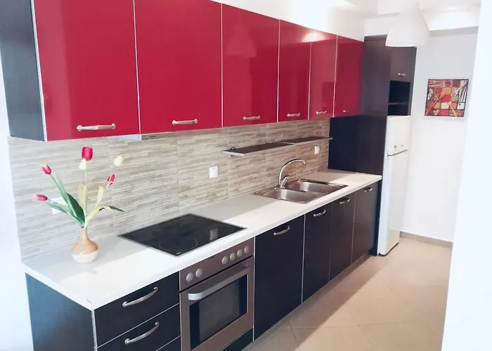 The Little Palace Next To The Sea *