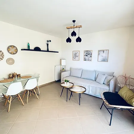 The Little Palace Next To The Sea *