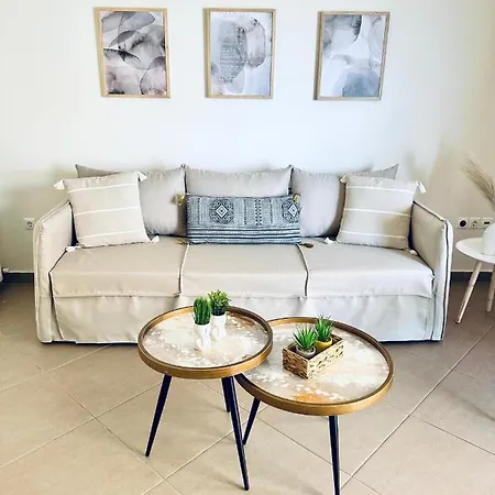 The Little Palace Next To The Sea *