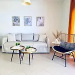 The Little Palace Next To The Sea * Ретимно