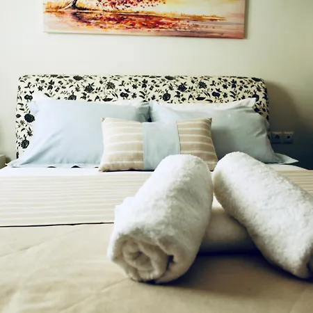 The Little Palace Next To The Sea Apartament *