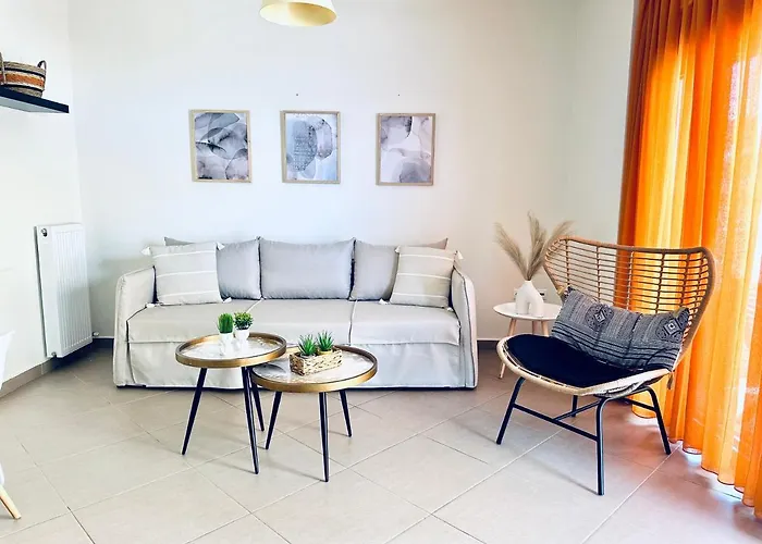 The Little Palace Next To The Sea * Rétino