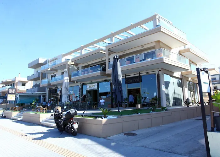 The Little Palace Next To The Sea *